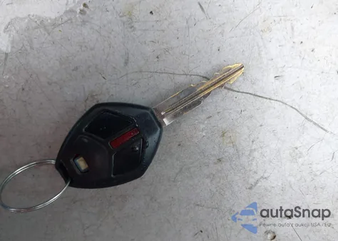 2010 Mitsubishi Outlander Es z USA, uszkodzony, nr VIN JA4AT2AW1AZ012742